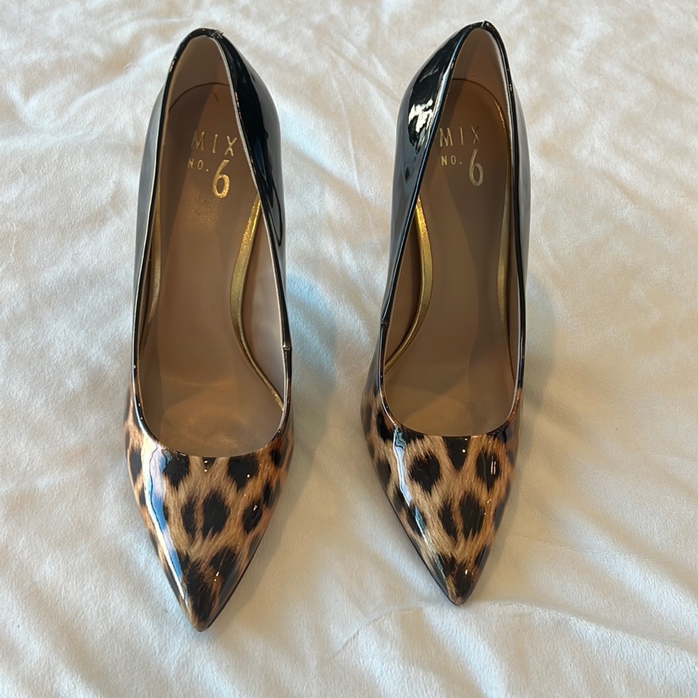 Black and Leopard patent leather pumps